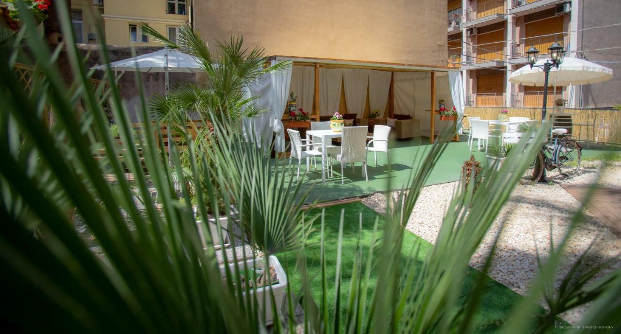 Sicily Luxury Couette-café